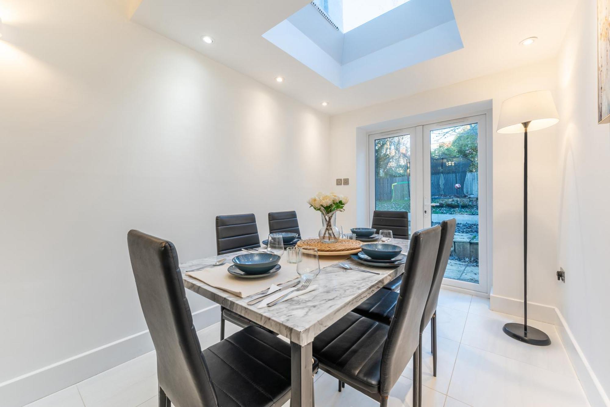 A Golden Haven Retreat In London Apartment Ngoại thất bức ảnh