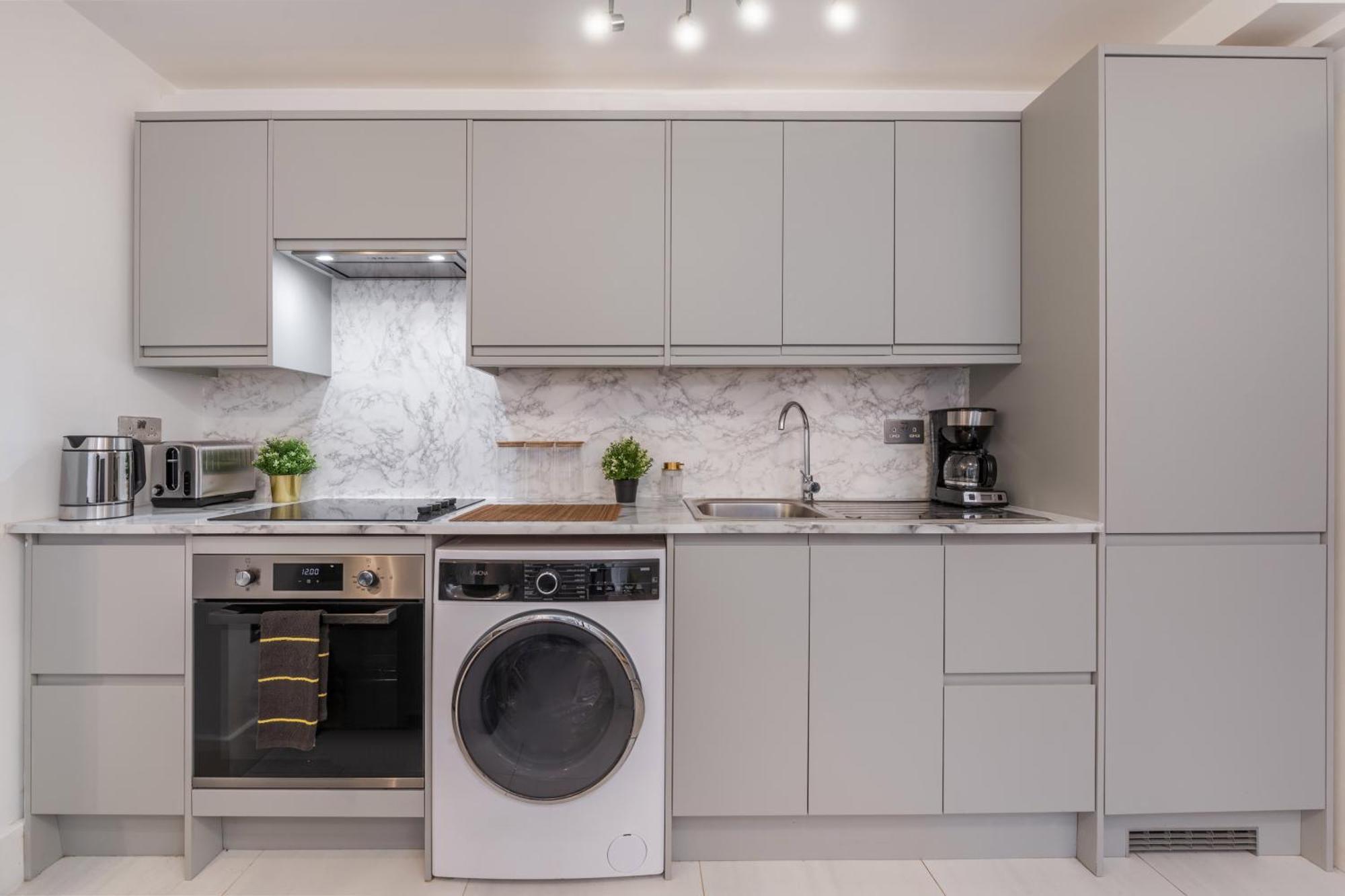 A Golden Haven Retreat In London Apartment Ngoại thất bức ảnh