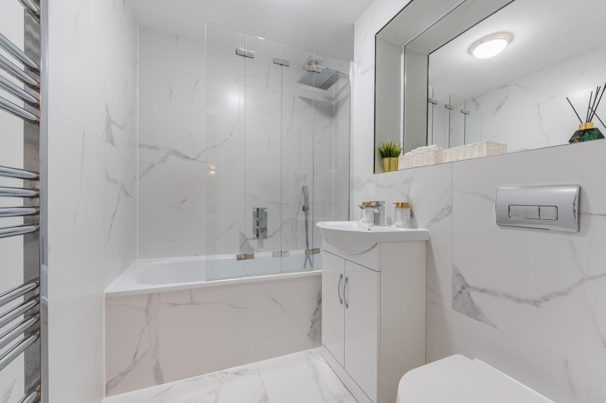 A Golden Haven Retreat In London Apartment Ngoại thất bức ảnh